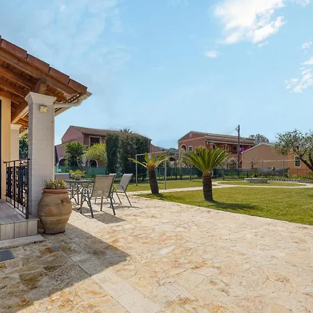 La Casa Di Eleni بيت للعطل